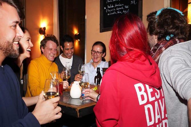 Vienna After Dark: Private Evening Food & Drink Experience - Relaxing at Le Troquet: A French Pub in Vienna