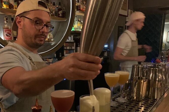 Vienna after Dark Tour: Food, Wine, Cocktails & Local Vibes - Sampling Viennese Cocktails and Austrian Wines