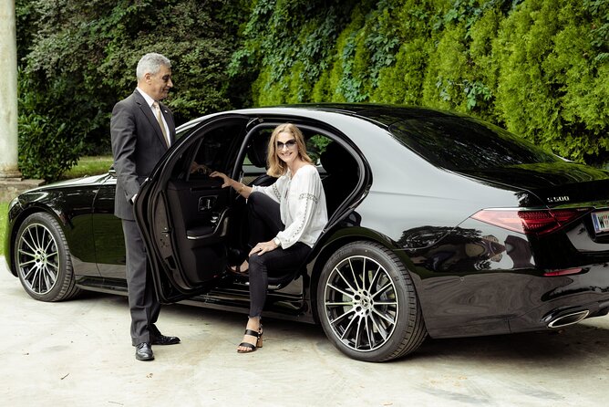 Vienna Airport Transfers From Vienna City With Private Driver - Booking Process and Flexibility