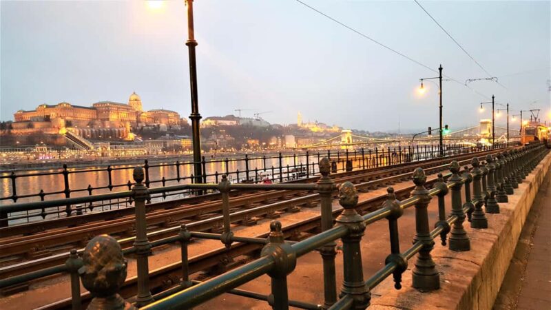 Vienna: Bratislava & Budapest Small Group Guided Day Tour - Budapest’s Iconic Landmarks and Guided Sightseeing