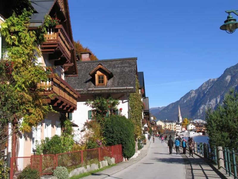 Vienna/Bratislava: Traunkirchen, Hallstatt & Salzburg Tour - Scenic Journey in a Luxury Mercedes Van