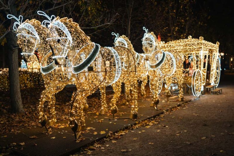 Vienna: Christmas Evening Tour with Schönbrunn Palace Lights - Key Points