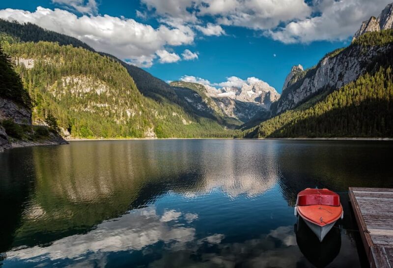 Vienna: Christmas Photoshoot with a Pro Photographer - Visit the Austrian Parliament, Rathaus, and Burgtheater