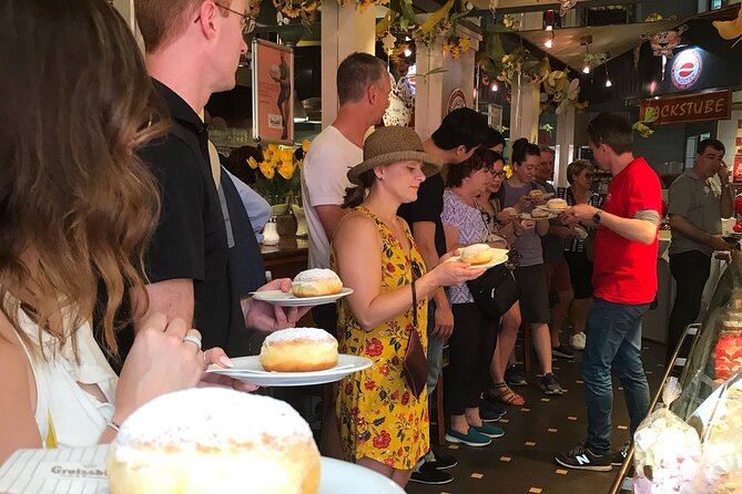 Vienna Dessert Tour: Homemade Cakes, Strudels & Hidden Caffes - How the Tour Starts at Jasomirgottstraße 3