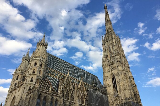 Vienna for Children: Tales of Dragons & Saints - Fun Facts and Stories Tailored for Kids Throughout the Tour