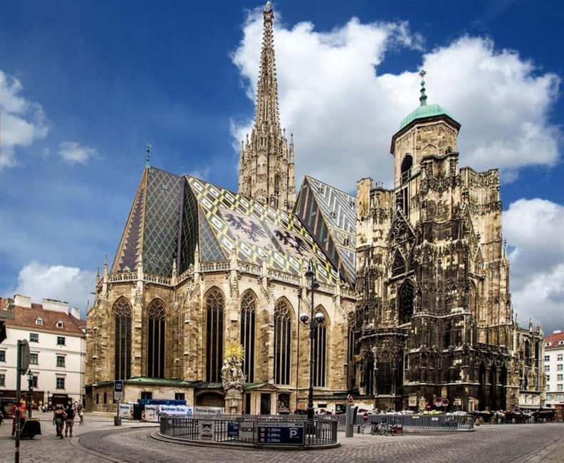 Vienna: Guided City Centre Walking Tour - Exploring the Hofburg Palace and Austrian National Library