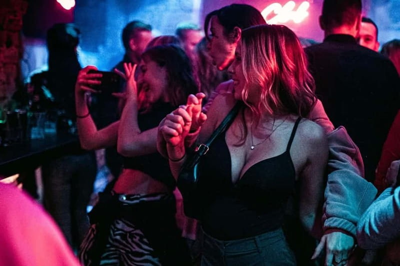 Vienna: Guided Pub Crawl with Club Entry - Is This Tour Right for You?