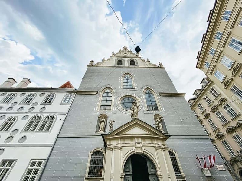 Vienna: Hidden Secrets and Local Stories Walking Tour - Discovering the Hidden Corners of Vienna’s Historic Center