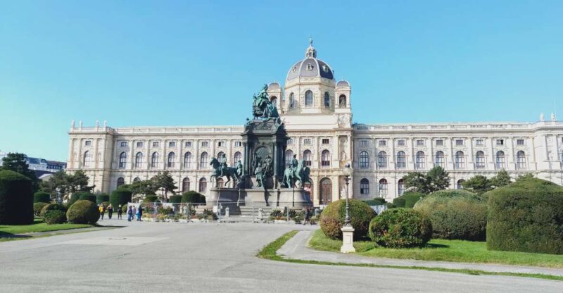 Vienna Historical Highlight City Tour + Wine Tasting - Exploring Vienna’s Architectural Landmarks