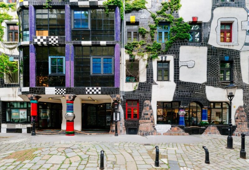 Vienna: Hop-On Hop-Off Sightseeing Bus Tour - The Self-Guided Walking Tour and Audio Guides