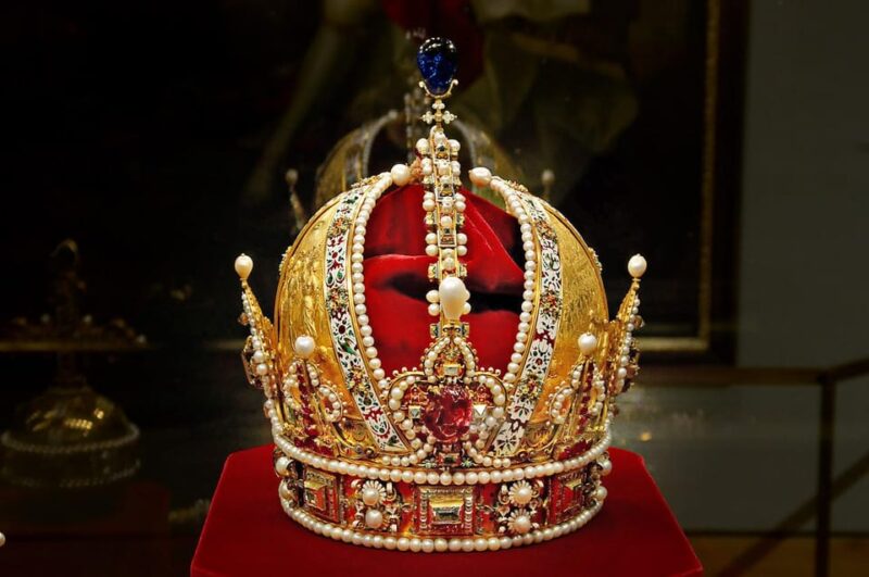 Vienna: Imperial Treasury & New Hofburg Palace Combo Ticket - Accessibility and Practical Details