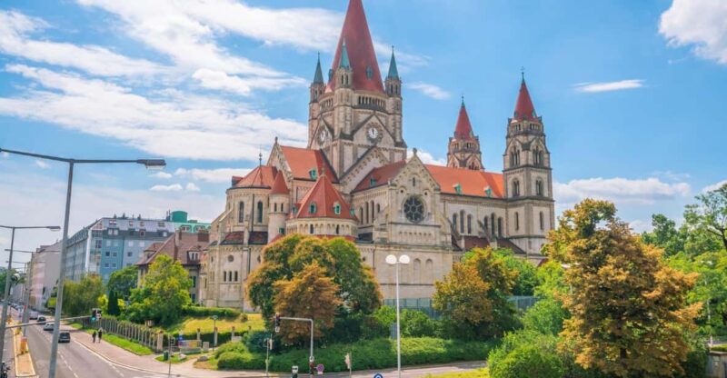 Vienna: Insta-Perfect Walk with a Local - Key Points