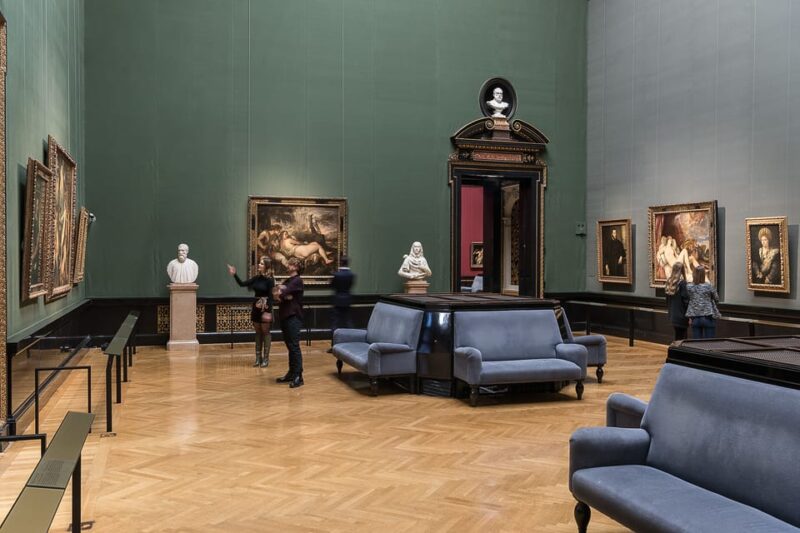 Vienna: Kunsthistorisches Museum Guided Tour incl. admission - The Expertise and Style of the Tour Guide