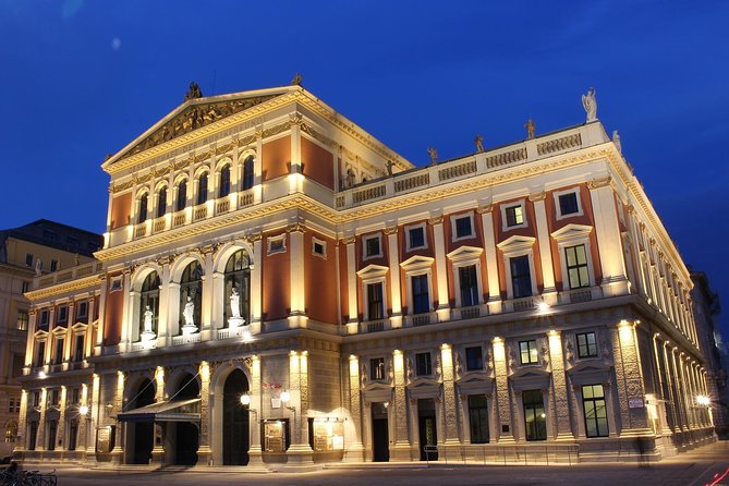 Vienna Mozart Concert in Historical Costumes at the Musikverein - Attire and Atmosphere: A Night in 18th Century Costume