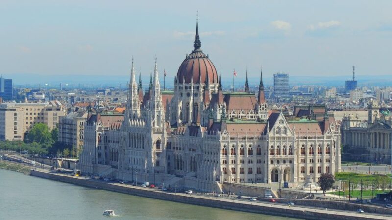 Vienna: Private Day Trip to Budapest - Discover Budapest on a Private Day Trip from Vienna for Up to 3 People