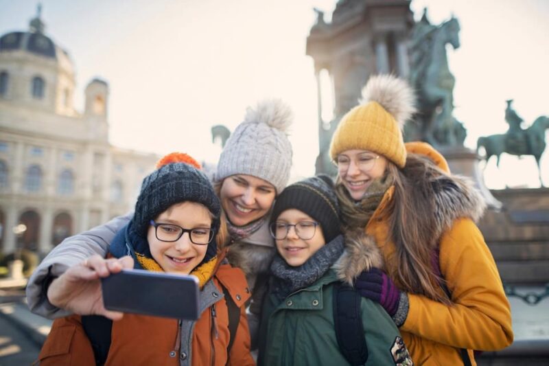 Vienna: Private Family Tour, City Highlights, Museum & Cake - Visiting the Hundertwasser House: A Colorful Architectural Marvel