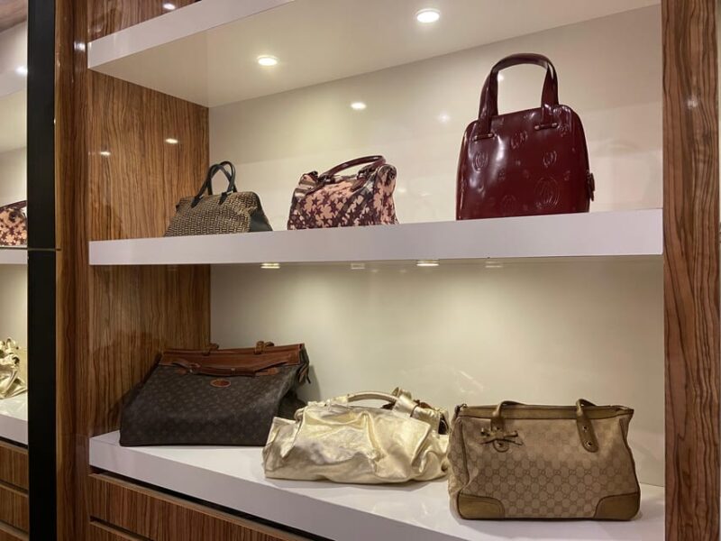 Vienna Private Shopping: Vintage treasures & Champagne - What Makes the Private Access Special