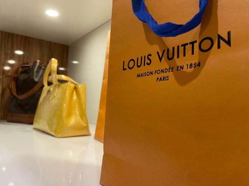 Vienna Private Shopping: Vintage treasures & Champagne - The Collection: Designer Bags and Haute Couture