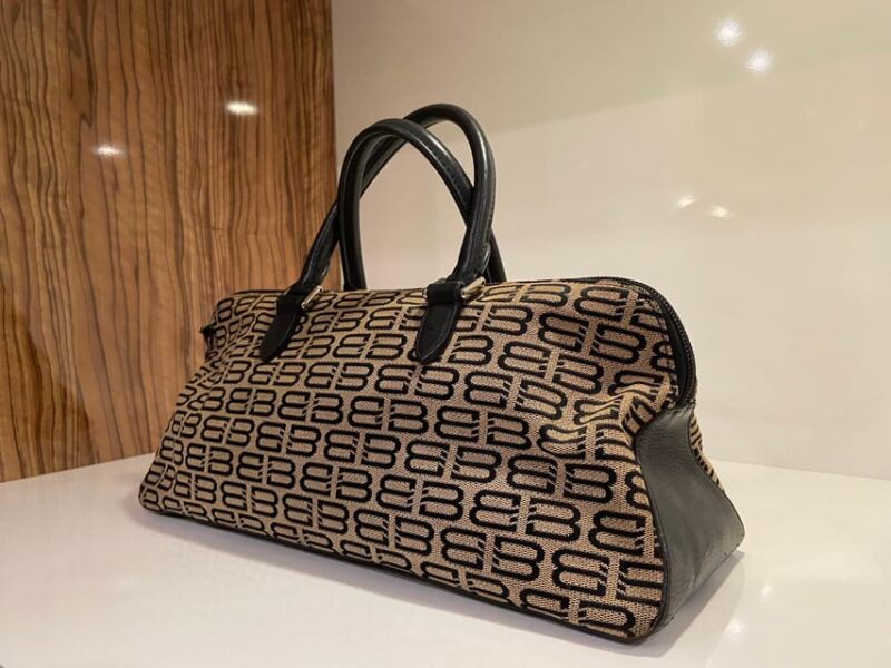 Vienna Private Shopping: Vintage treasures & Champagne - Booking, Availability, and Flexibility