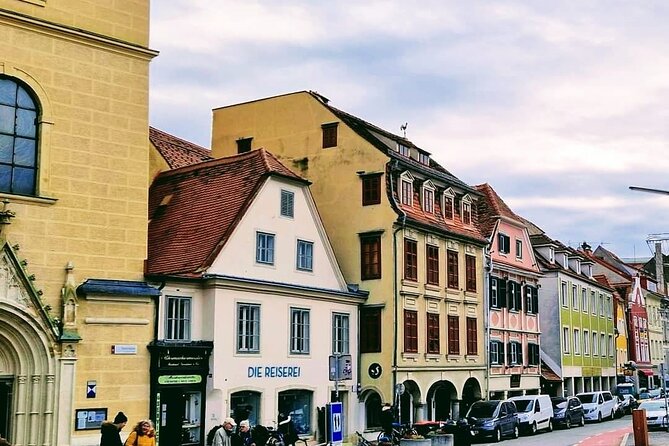 Vienna: Private tour to Graz - Contemporary Art at Kunsthaus and Mur River Views