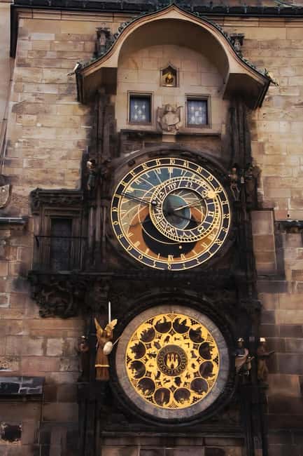 Vienna: Private tour to Prague - Key Stops in Prague: Castle, Charles Bridge, and Old Town