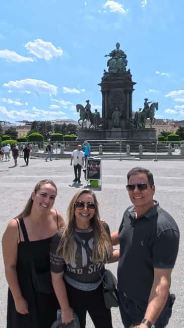 Vienna: Private Walking Tour with a Local - The Guide Experience: Knowledge, Friendliness, and Flexibility