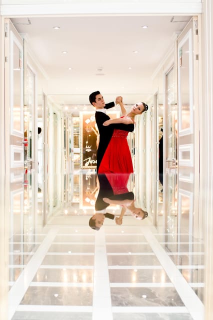Vienna: Private Waltz Workshop for groups (4-14 guests) - Learning the Basics of Viennese Waltz