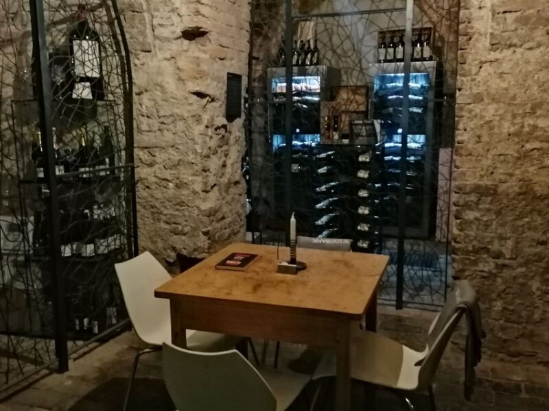 Vienna: Romantic Old Vienna City Walk and Wine Tasting - Key Points