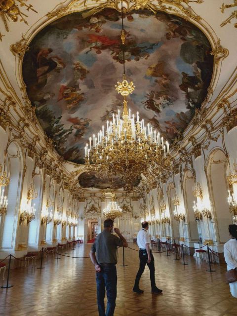 Vienna: Schönbrunn Palace & Christmas Market Walking Tour - Meeting Point and Practical Details for a Smooth Experience