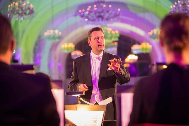 Vienna: Schönbrunn Palace Evening Tour, Dinner and Concert - Exploring Schönbrunn Palace After Hours