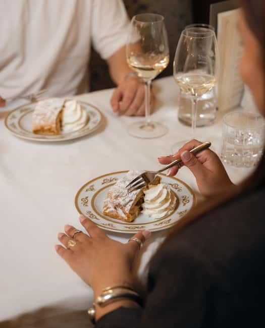 Vienna: Schönbrunn Palace Evening Tour, Dinner and Concert - Accessibility and Additional Information