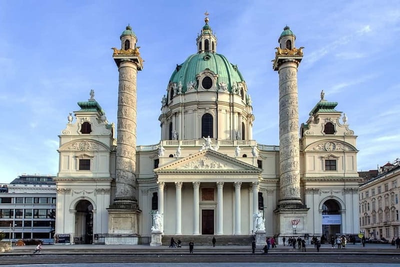 Vienna: Sightseeing Tour in a Classic Style Car 90 Min E/T - Highlights: From the Old Town to the Prater