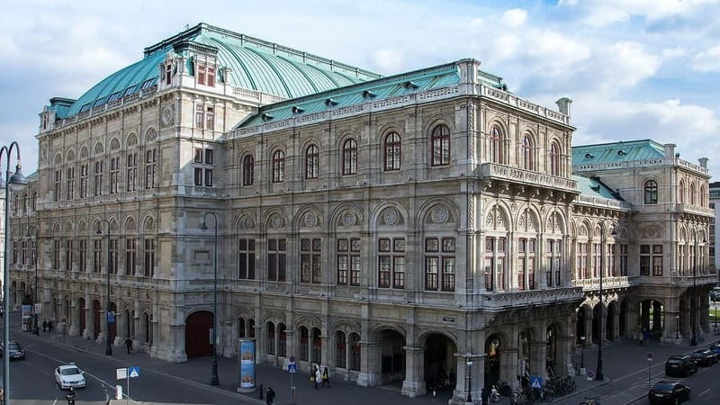Vienna: Small Group Guided Walking Tour of City Highlights - Discovering Vienna’s Cultural Heritage and Legendary Figures