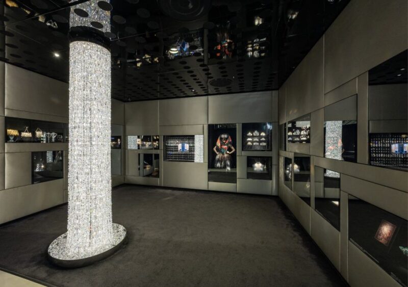 Vienna: Swarovski House Tour with Champagne & Gift - Key Points