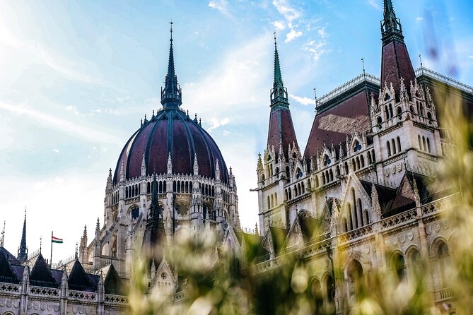Vienna to Budapest - Private transfer with 2h of Sightseeing - Why Choose a Road Transfer Over the Train from Vienna to Budapest