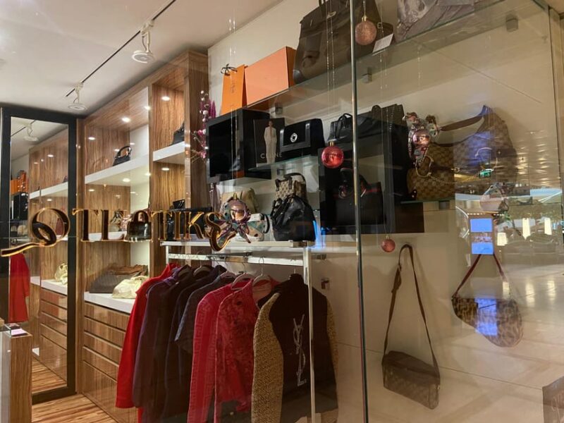 Vienna: VVIP Designer Shopping with Angelina Hot Chocolate - Accessibility and Additional Services