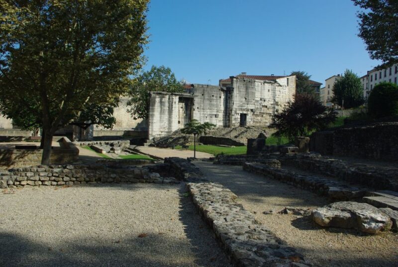 Vienne: Private Walking Tour with Guide - Exploring the Jardin de Ville and Roman Heritage