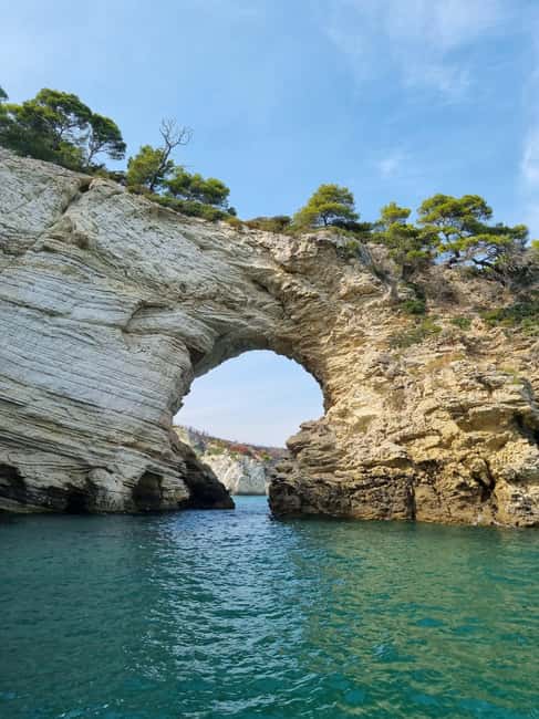 Vieste: South coast boat excursion with swim stop - Key Points