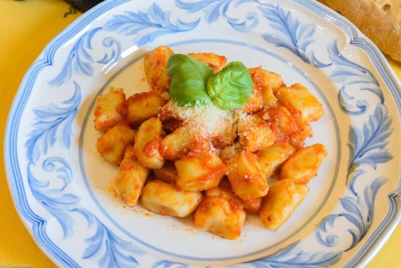 Vietri sul Mare: Dining Experience at a Local's Home - The 4-Course Menu: Traditional Recipes in a Family Setting