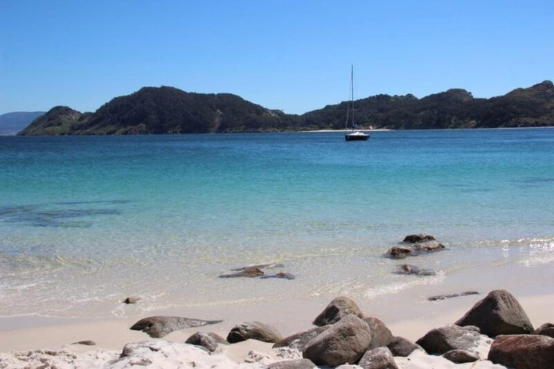 Vigo: Cíes Islands Sailboat Excursion with Skipper - Discover the Cíes Islands on a Sailing Trip from Vigo