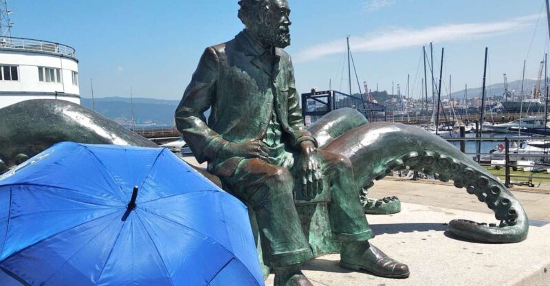 Vigo: Private Walking Tour with local guide - Meet at the Iconic El Sireno Statue in Puerta del Sol