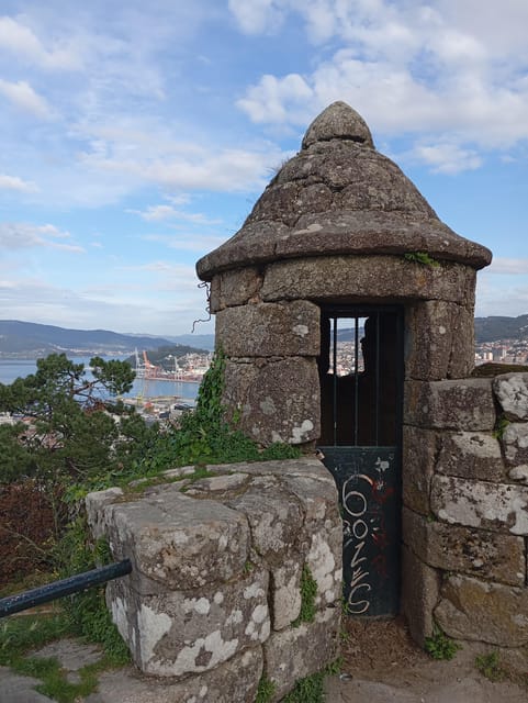 Vigo: stories and landscapes from the Castro - Practical Details: Meeting Point, Duration, and Accessibility