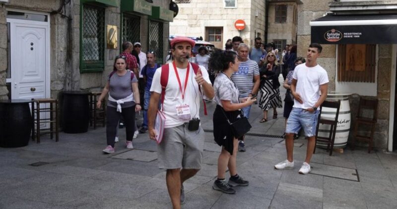 Vigo: Walking Tour with local History & Culture - The Experience of the Guide: Knowledge and Personalities
