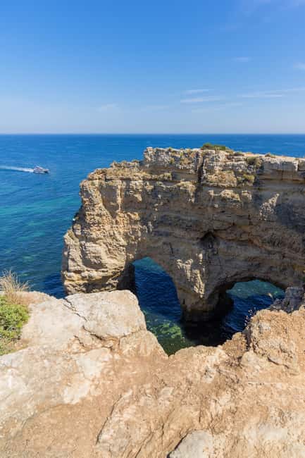 Vilamoura: Benagil Cave Boat Tour - Onboard Experience: Food, Drinks, and Facilities