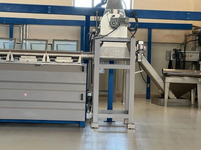 Villa Castelli: Highlights Walking Tour w/ Olive Oil Tasting - Tour of the Traditional Olive Oil Factory