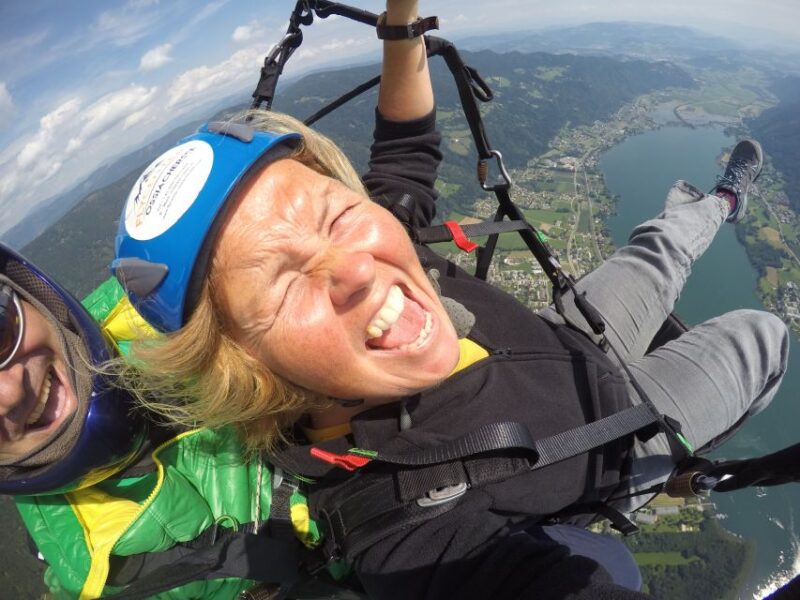Villach/Ossiachersee: Paragliding "Action" Tandemflug - Small Group Dynamics and Personal Attention