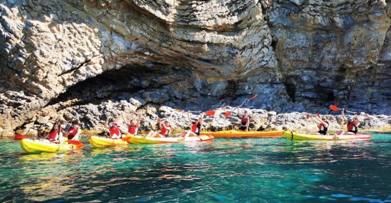 Villajoyosa: Kayak trip - Discovering the Beaches and Coves of Villajoyosa