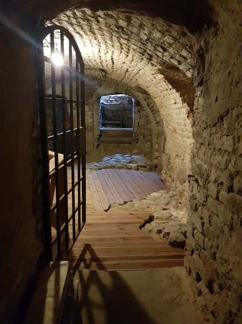Vilnius: 2.5-Hour Private Catacombs Tour - Key Points