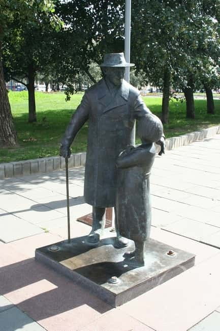 Vilnius: 3-Hour Jewish Heritage Tour - The Jewish Cemetery: A Sacred Resting Place
