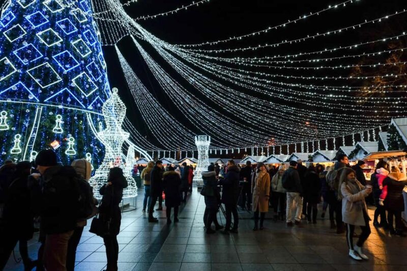 Vilnius: Christmas Lights & Stories walking tour - Discover the Magic of Vilnius Christmas Lights & Stories Tour